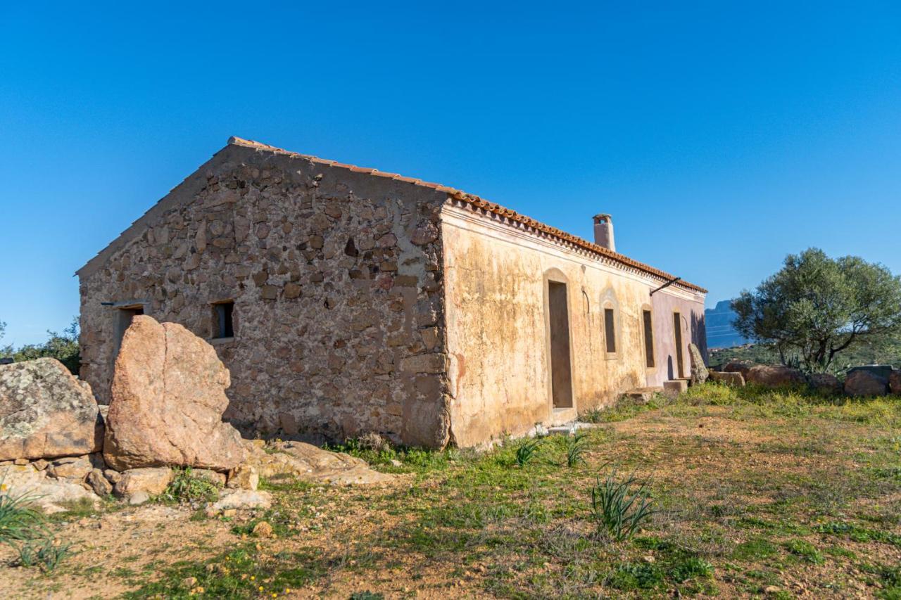 Le Case Di Mara - Appartamenti Tipici "Stazzo Giovannareddu" Porto San Paolo  Exterior foto